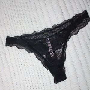 Victoria's Secret Lace Black Thong--L/G
Never worn